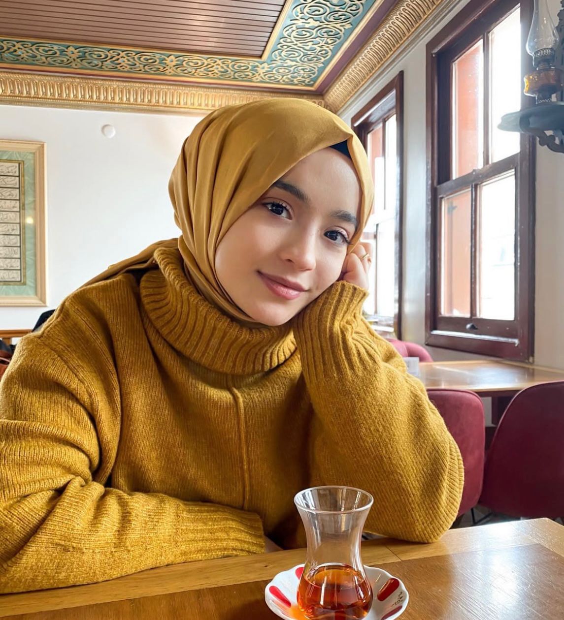 Yedikardeş Aşka Doymuş Kadın Escort Bayan Safiye
